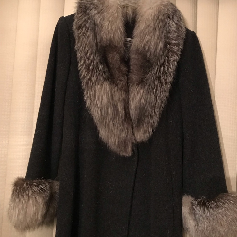 Wool coat with fox fur trim